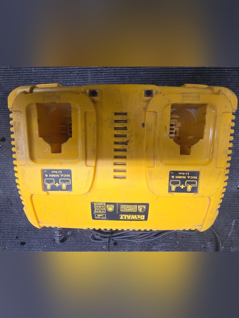 DEWALT Yellow Dual Port Battery Charger